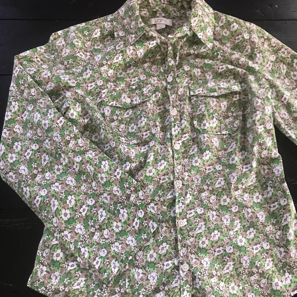 🍃LOFT Button Blouse - Picture 3 of 8